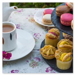 Sommerfest mit Kaffee und Kuchen im Garten